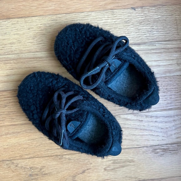 Allbirds Smallbirds Wool Runner Fluff Sneaker- Black, 6- NWB - Picture 6 of 12